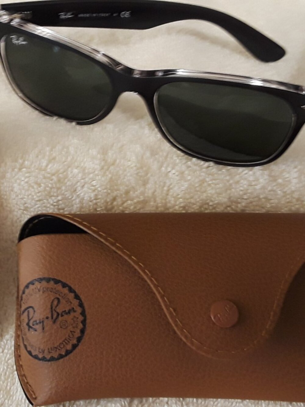 Ray-Ban New Wayfarer Sunglass RB2132 6052 55mm-NWOT w/Case & Sealed Cloth-Unisex